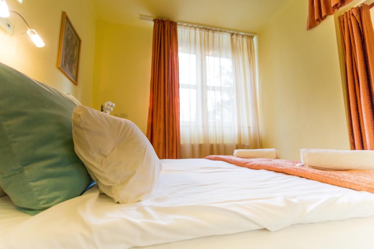 Salgo Hotel Salgótarján Bagian luar foto