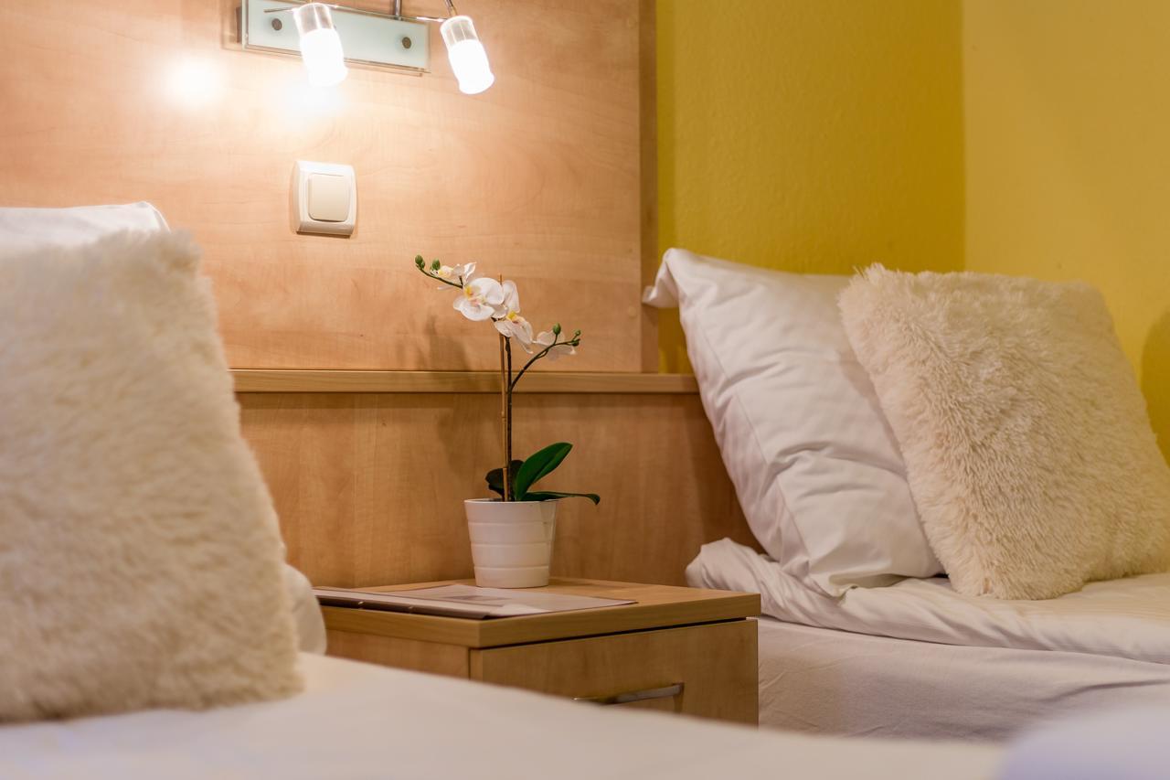 Salgo Hotel Salgótarján Bagian luar foto