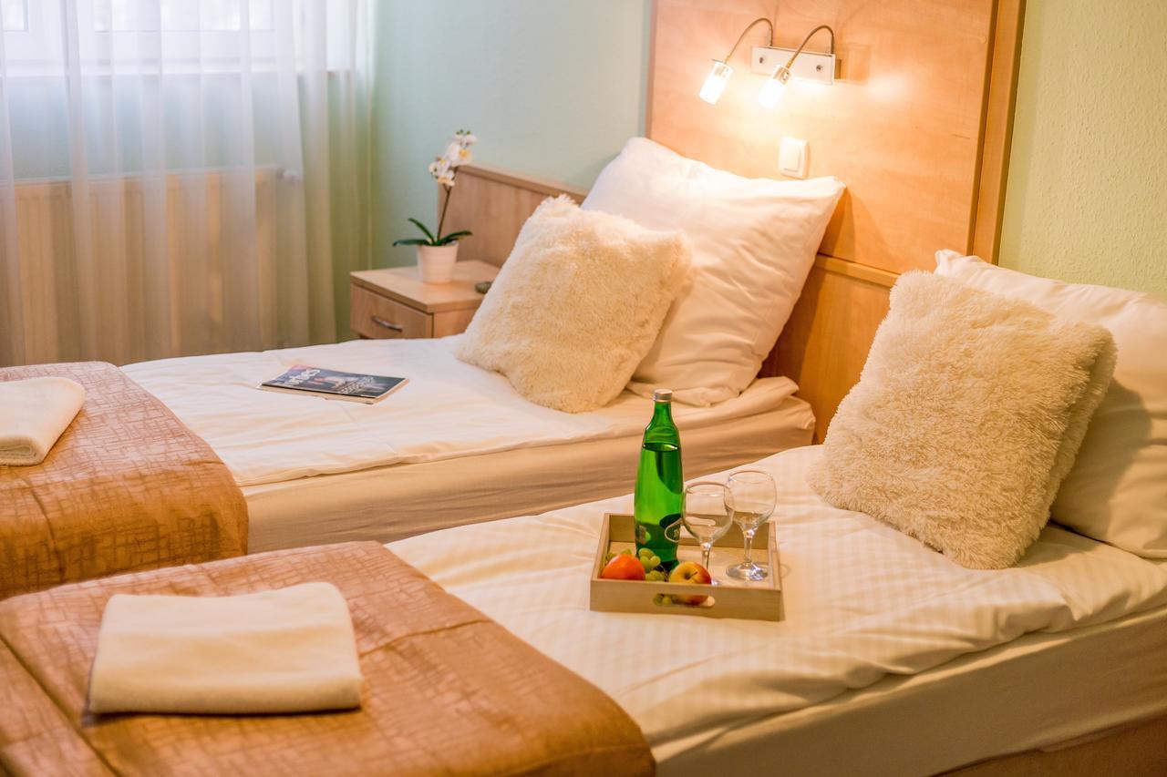 Salgo Hotel Salgótarján Bagian luar foto