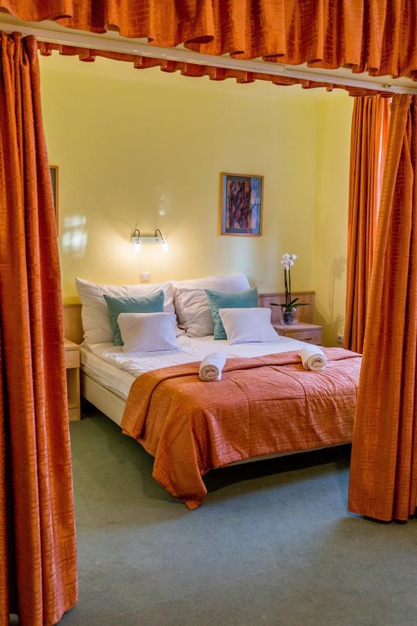 Salgo Hotel Salgótarján Bagian luar foto