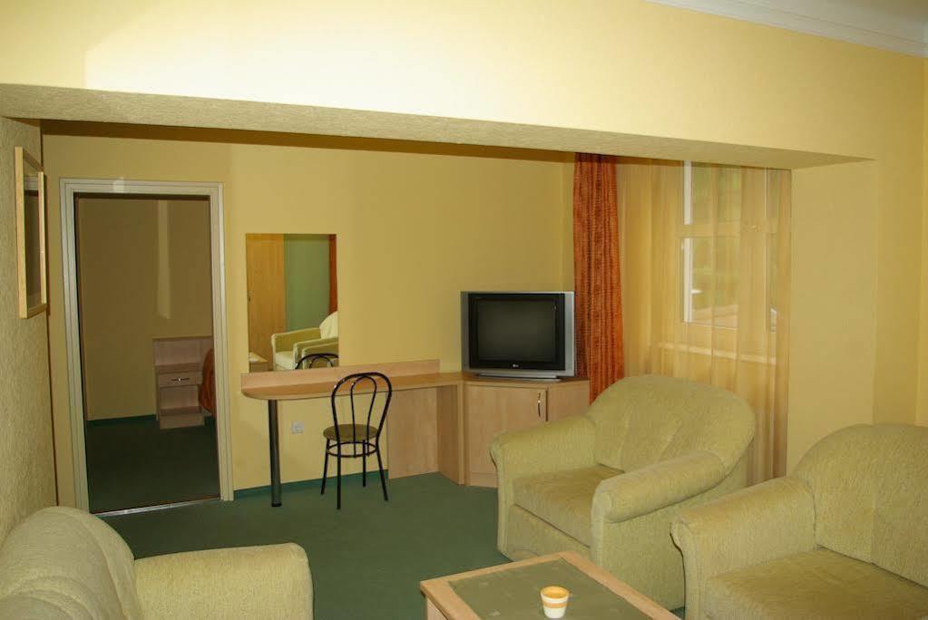 Salgo Hotel Salgótarján Bagian luar foto
